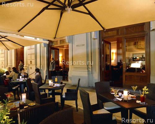Savoy Hotel 21